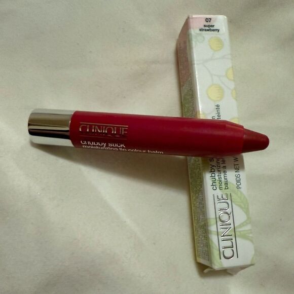 NWT- CLINIQUE Chubby Stick Moisturizing Lip Colour Balm- “SUPER STRAWBERRY” - Picture 8 of 9